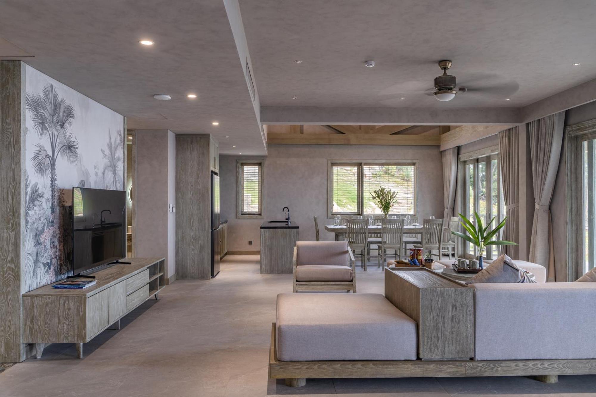 Crown Retreat Quy Nhon Resort Экстерьер фото